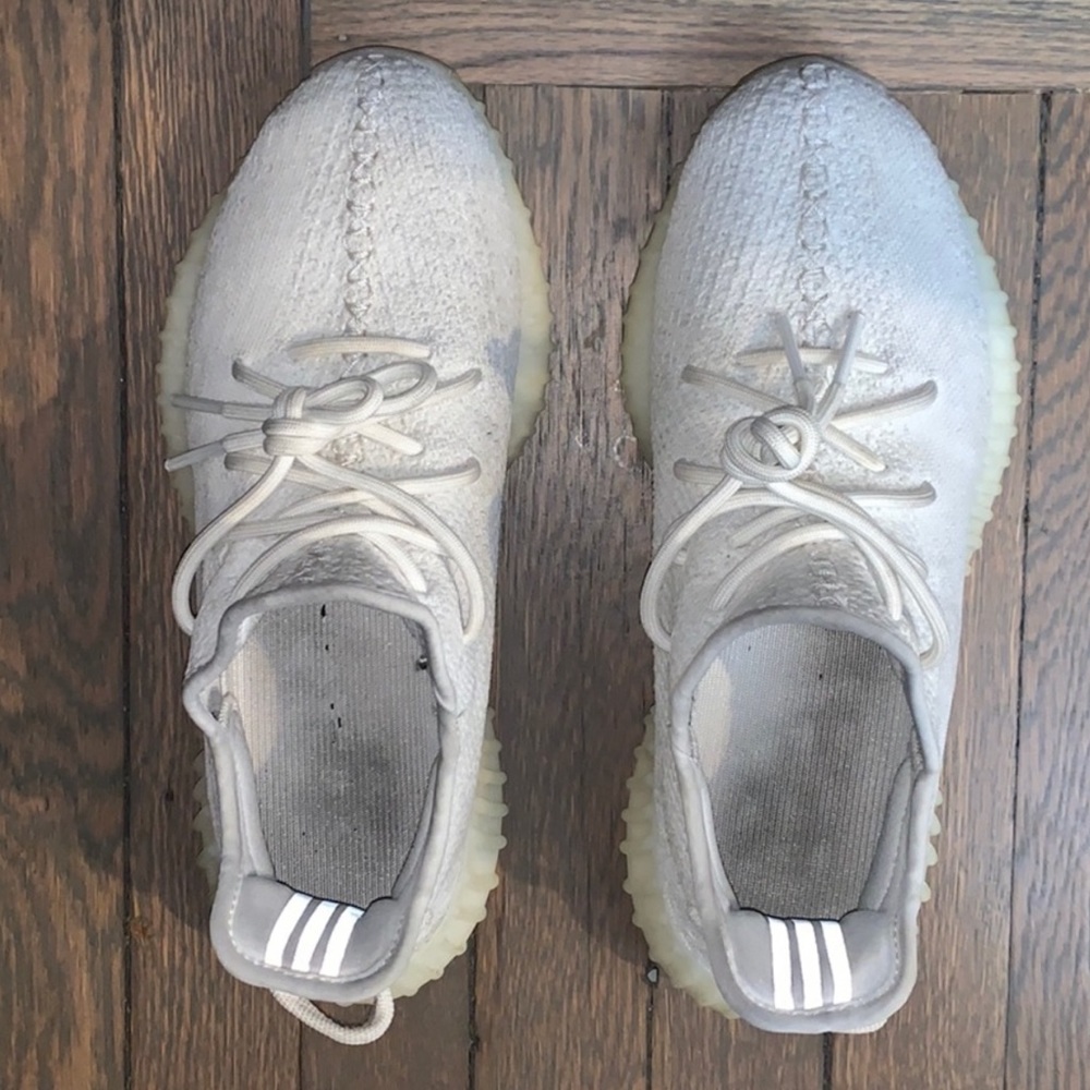 Authentic Yeezy Boost 350 v2Triple White.